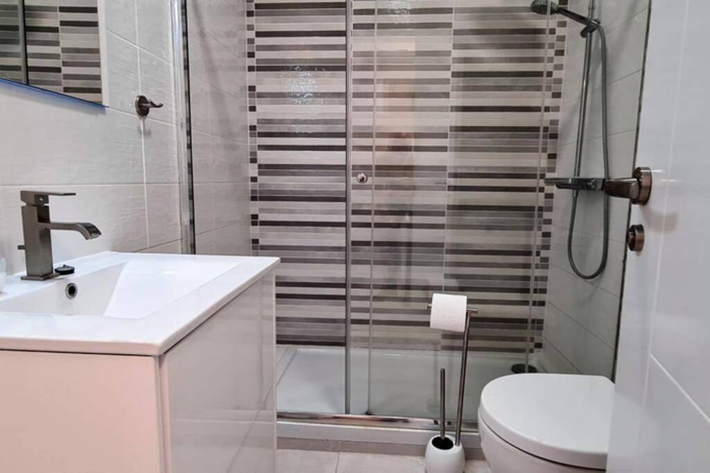 Apartamento Lujoso Y Moderno Vistas Panoramicas Al Mar Marbella Esterno foto